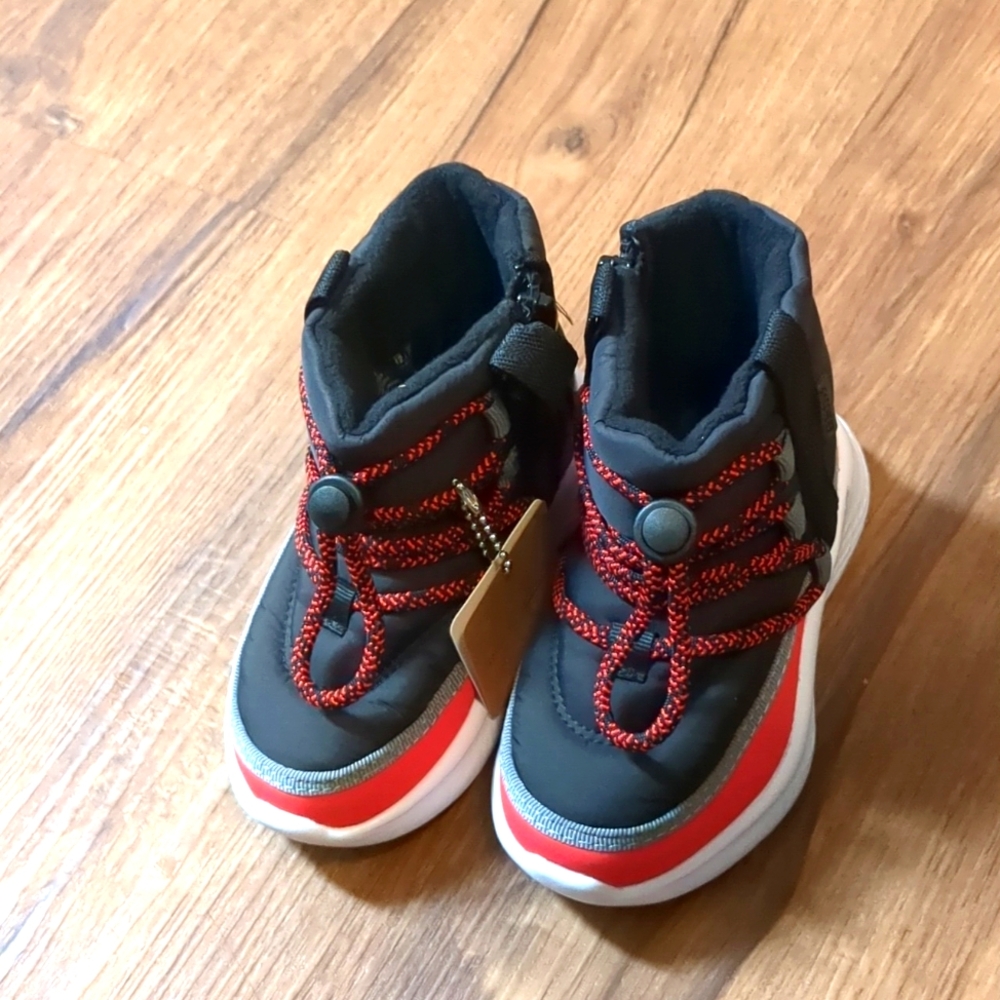 NWT, Skechers snow boots for toddler - Picture 2 of 12